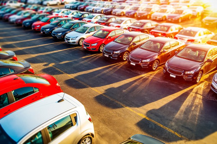 С января по февраль продажи легковых машин выросли на 15%